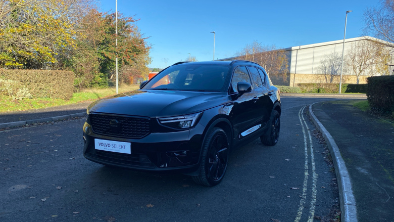 Volvo XC40 2.0 B4P Plus Black Edition 5dr Auto Petrol Estate